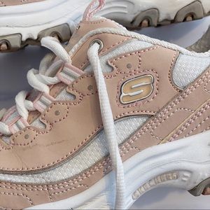Skechers Women's Pink D'Lites Sneaker size 6.5